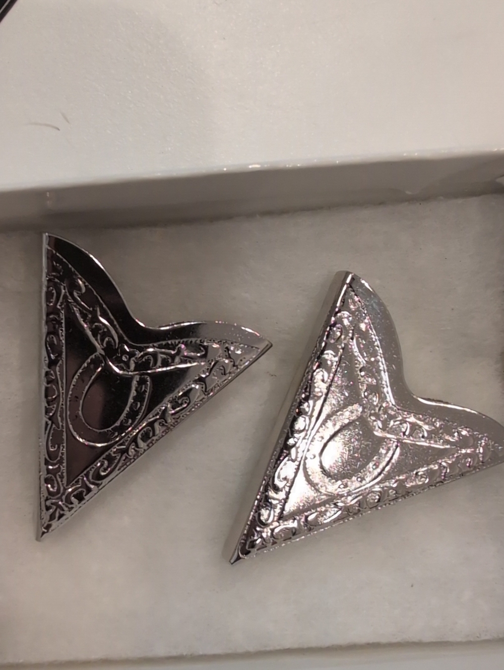 Silver Decorative Metal Corner Protectors (Pair)